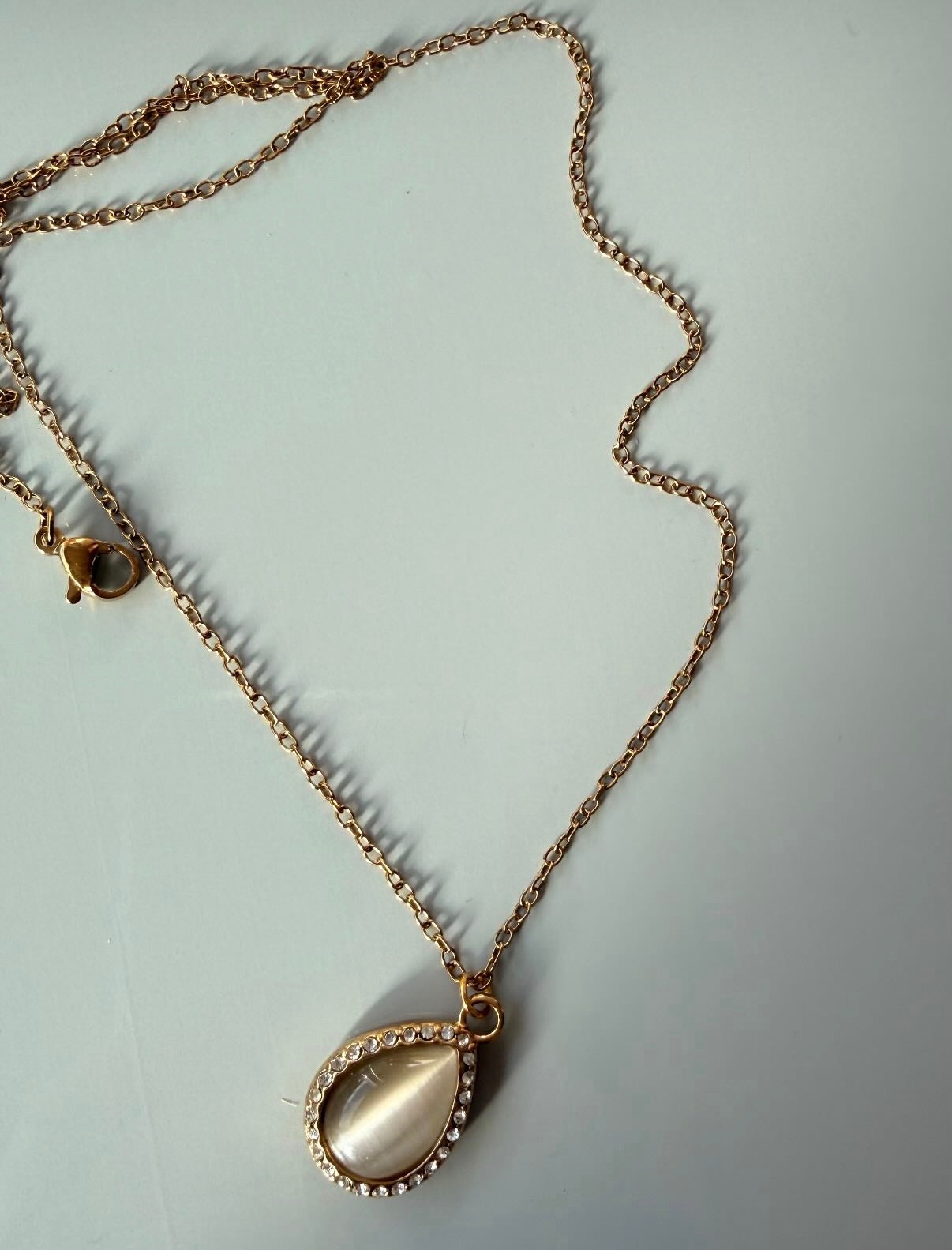 cadena con dije ojo de tigre